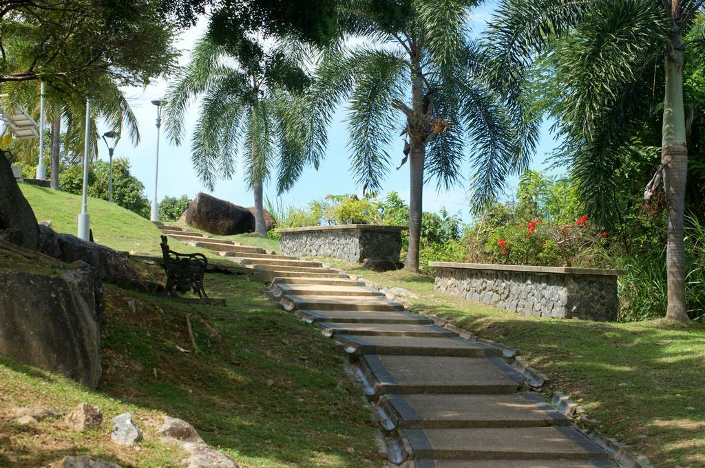 Pemandangan Indah Guest House - Look Out Point Villa- Pantai Cenang  Exterior photo