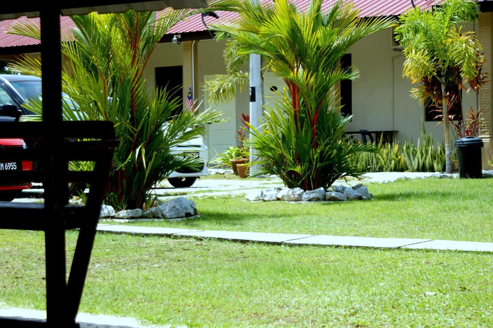 Pemandangan Indah Guest House - Look Out Point Villa- Pantai Cenang  Exterior photo